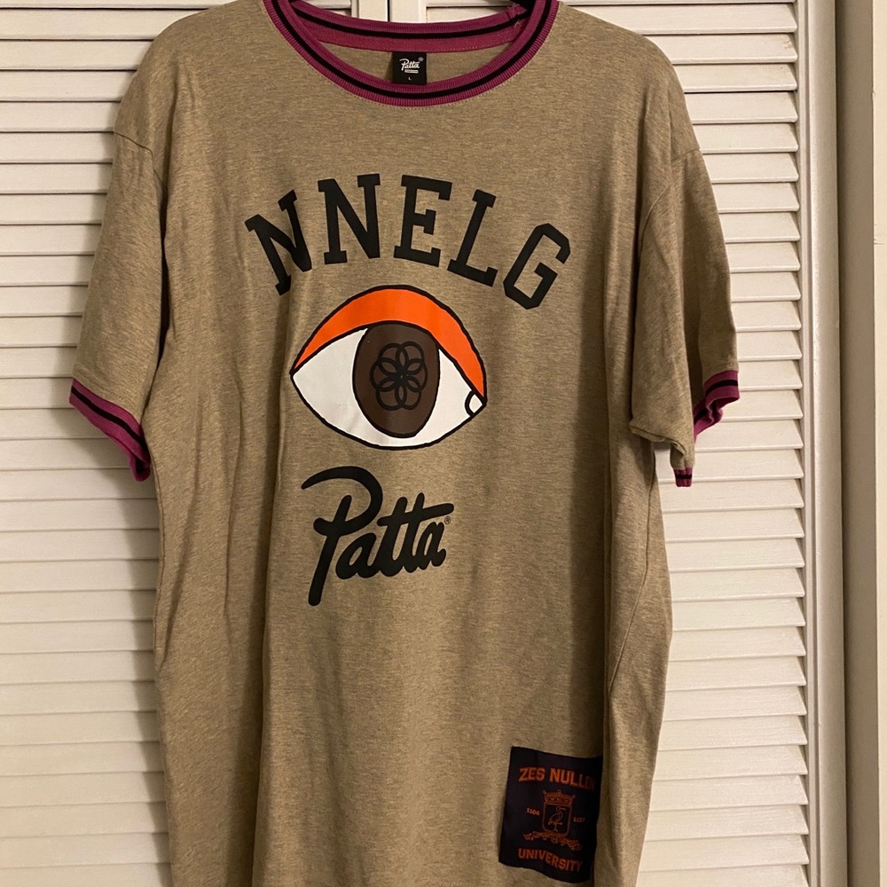 Patta T shirt size large